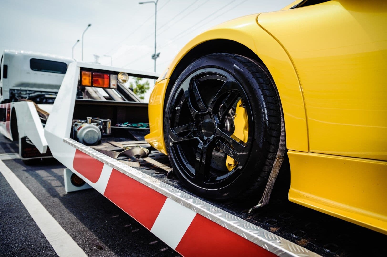 Tow truck serving Ontario, CA